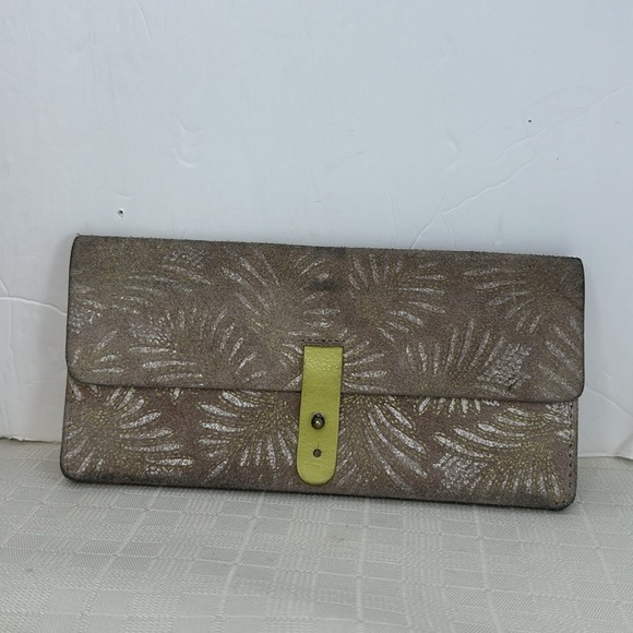 Anthropologie grey/ silver Leather Crossbody Bag - with Free wallet. - Picture 10 of 15